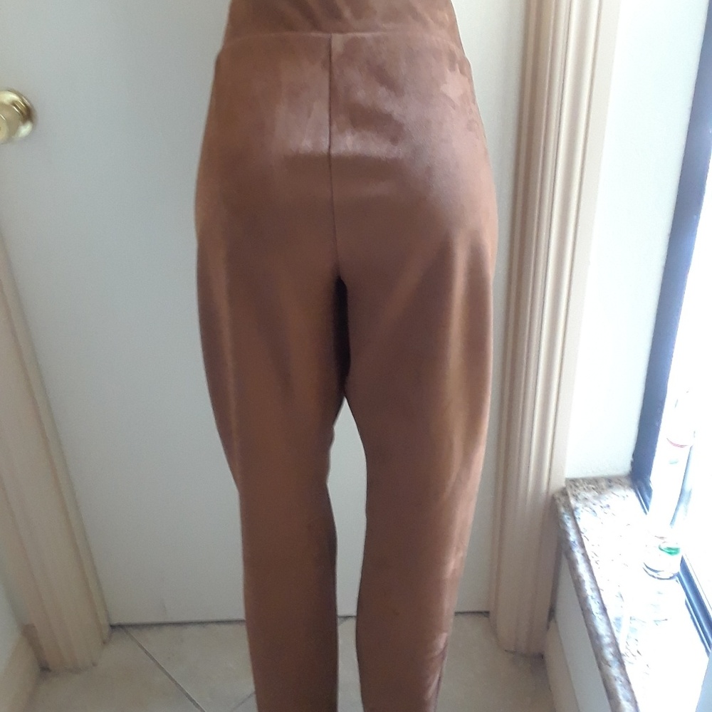 Thalia Sodi's pants - Picture 2 of 2